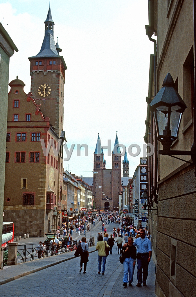 Main Wuerzburg Fussgaengerzone.jpg - Fußgängerzone in Würzburg